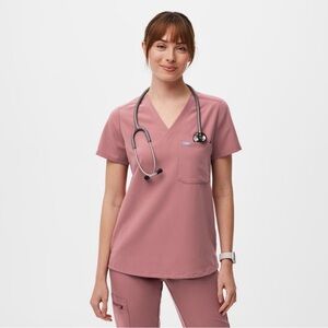 COPY - FIGS scrub set in Mauve, small top S/T pants